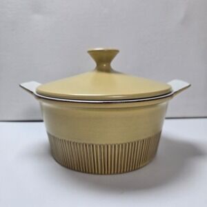 Holland Casserole Dish 1.5 Quart Mustard Yellow Ribbed Stoneware MCM‎ Vintage